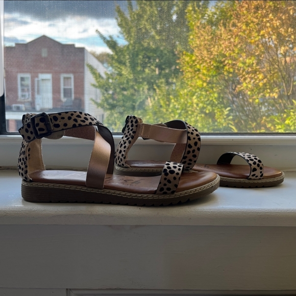 EUC Leopard Print Blowfish Malibu Sandals - Picture 2 of 3